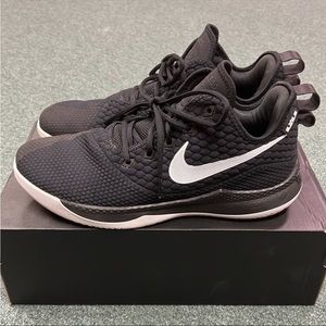Men’s Lebron Witness III basketball sneakers